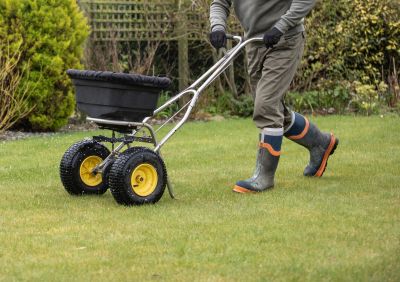 Yard Fertilizing Service in Honolulu, HI
